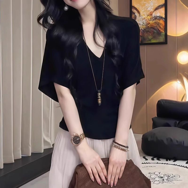 Plus-Size Stylish Ice Silk V-Neck Batwing Sleeve Thin Knit Top for Women, Summer Fashion Slim-Fit Slimming Top for Curvy Women Plus-Size Stylish Ice Silk V-Neck Batwing Sleeve Thin Knit Top for Women, Summer Fashion Slim-Fit Slimming Top for Curvy Women
