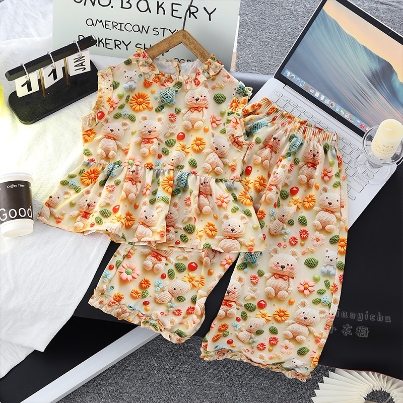 Girls' Summer New suit Children's Hug Bear Beach Floral Western Style Top Cropped Pants Two-Piece Outer Wear