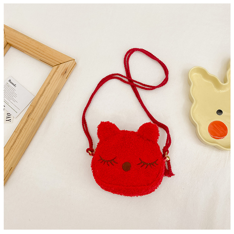 Women's Plush Animal Cute Oval Zipper Crossbody Bag display picture 1