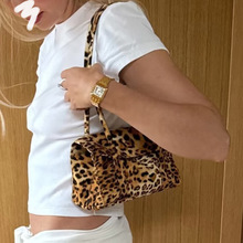 �W�tAKIͬ��2025�¿�μ��Ҹ�°����y�����ٴ��n�������Ů��С