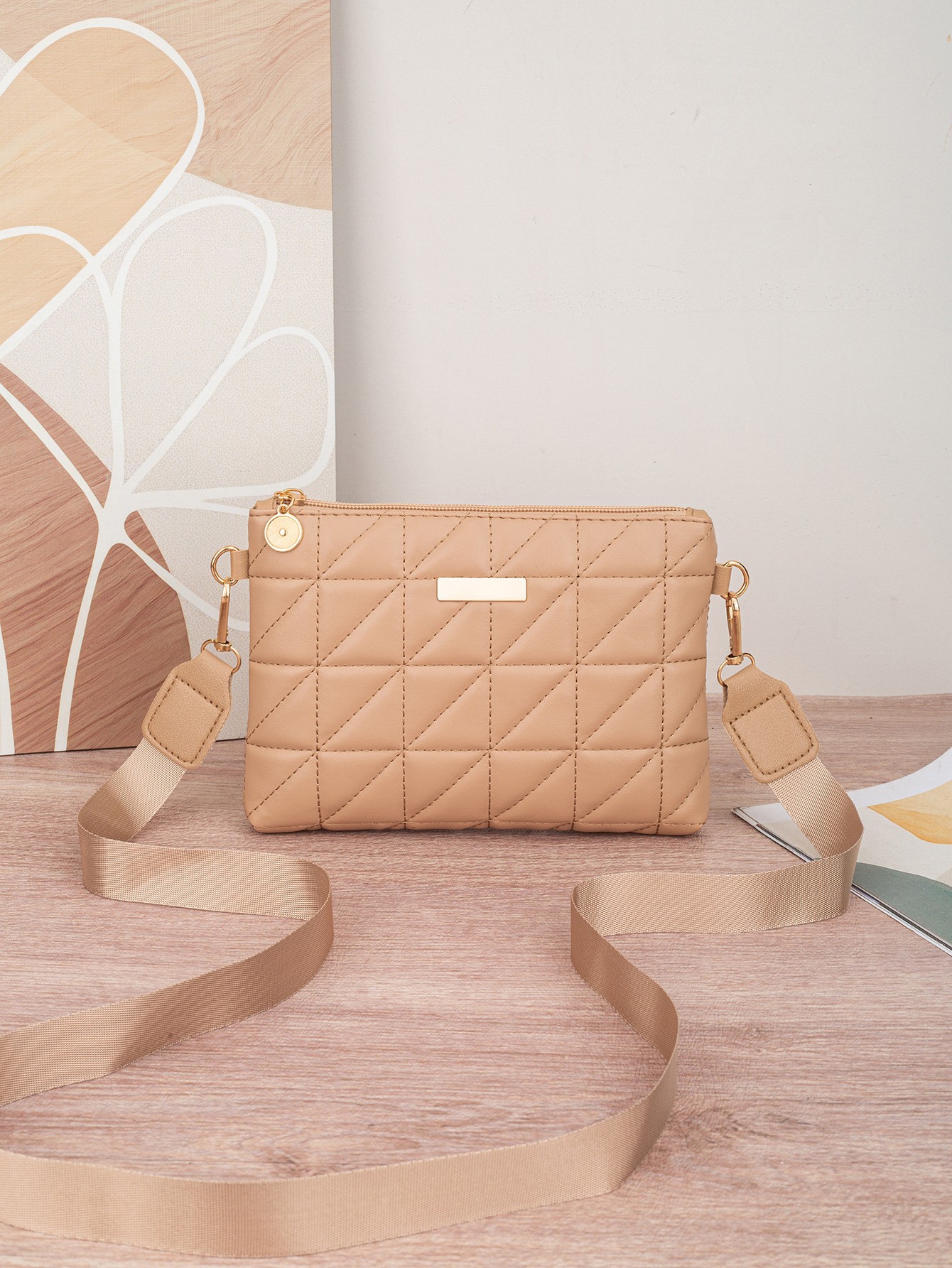 Bolsos de mujer transfronterizos bolsos mini bolsos de teléfono móvil mano de moda 2025bag triángulo pequeño bolso pequeño nuevo cambio bordado image 4