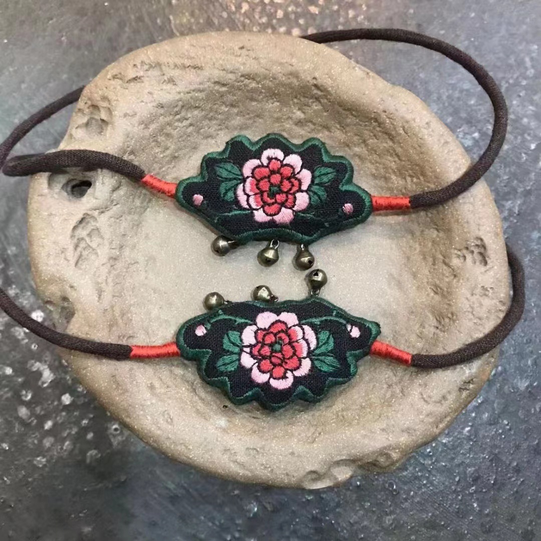 民族风编制刺绣项链复古风手工缝制棉麻吊坠服饰搭配