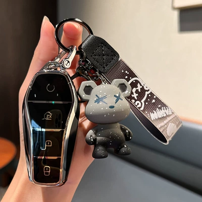 Qin pro yuan e2 female car — Car key bag - byd-h-model-smart-4-key-single-shell-black-gray-violent-bear-pendant