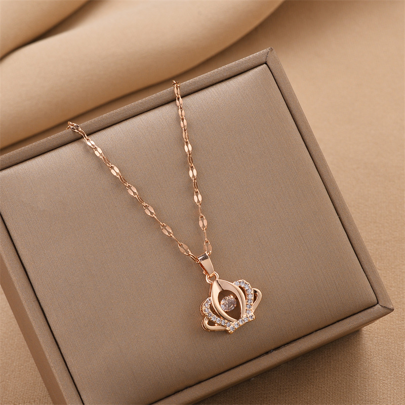 Collar de acero de titanio para mujeres simple y versátil estilo ligero de lujo nicho diseño de alta calidad no decoloración joyería de cadena de clavícula al por mayor