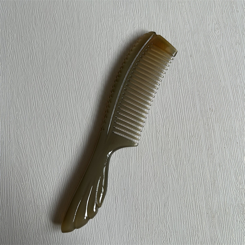 Horn Comb Thickened Handle Carved Massage Comb for Men and Long Hair Scalp Care 18cm details