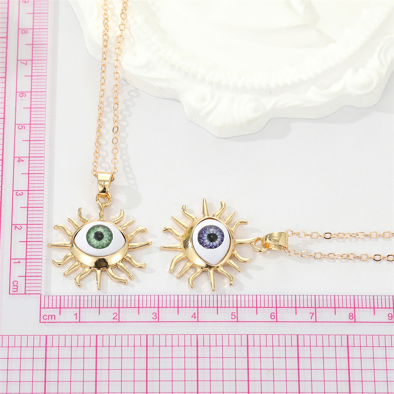 Exaggerated Metal Edging Three-dimensional Sun Eye Pendant Collarbone Chain display picture 2