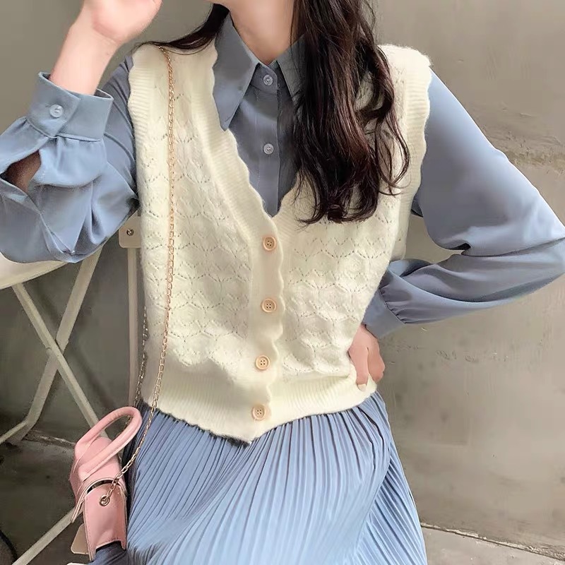 春秋镂空针织马甲开衫2021新款V领小清新背心纽扣无袖外套披肩潮
