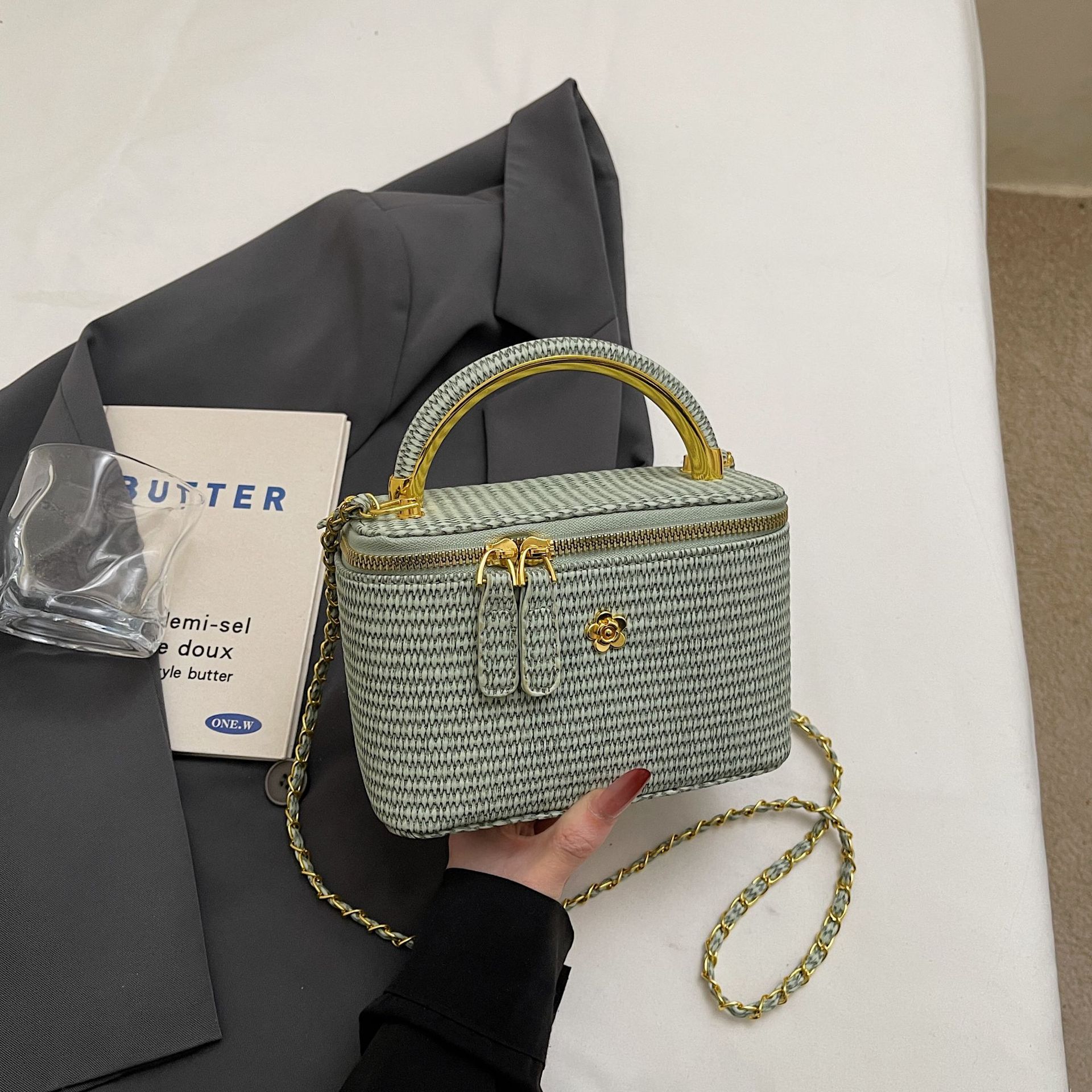 Tendencia transfronteriza simple bolsas casuales bolsas de caja bolsas de hombro ligeras tejidas diarias frescas bolsas de aire extranjero
