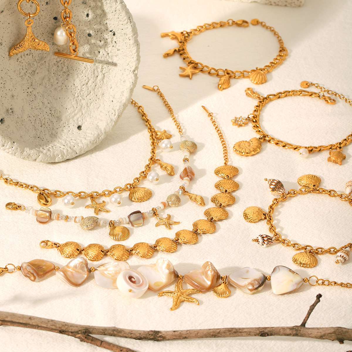 European and American Marine Element Stainless Steel Bracelet, Light Luxury and High-End Feel, Starfish and Shell Non-Fading Titanium Steel Bracelet Jewelry for Women