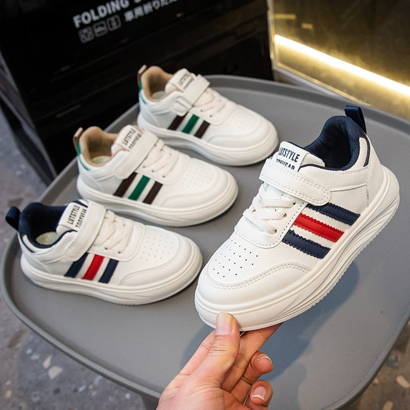 Детские кроссовки оптом 2025 новая весна новая корейская спортивная обувь для мальчиков кожа дышащая школьная повседневная обувь для учащихся начальной школы