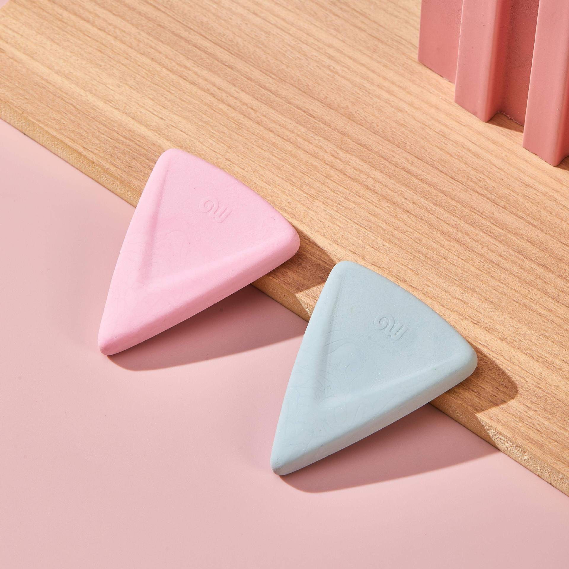 Borradora triangular al por mayor trapezoidal limpia sin escamas fabricantes de artículos escolares borradora resaltado boceto