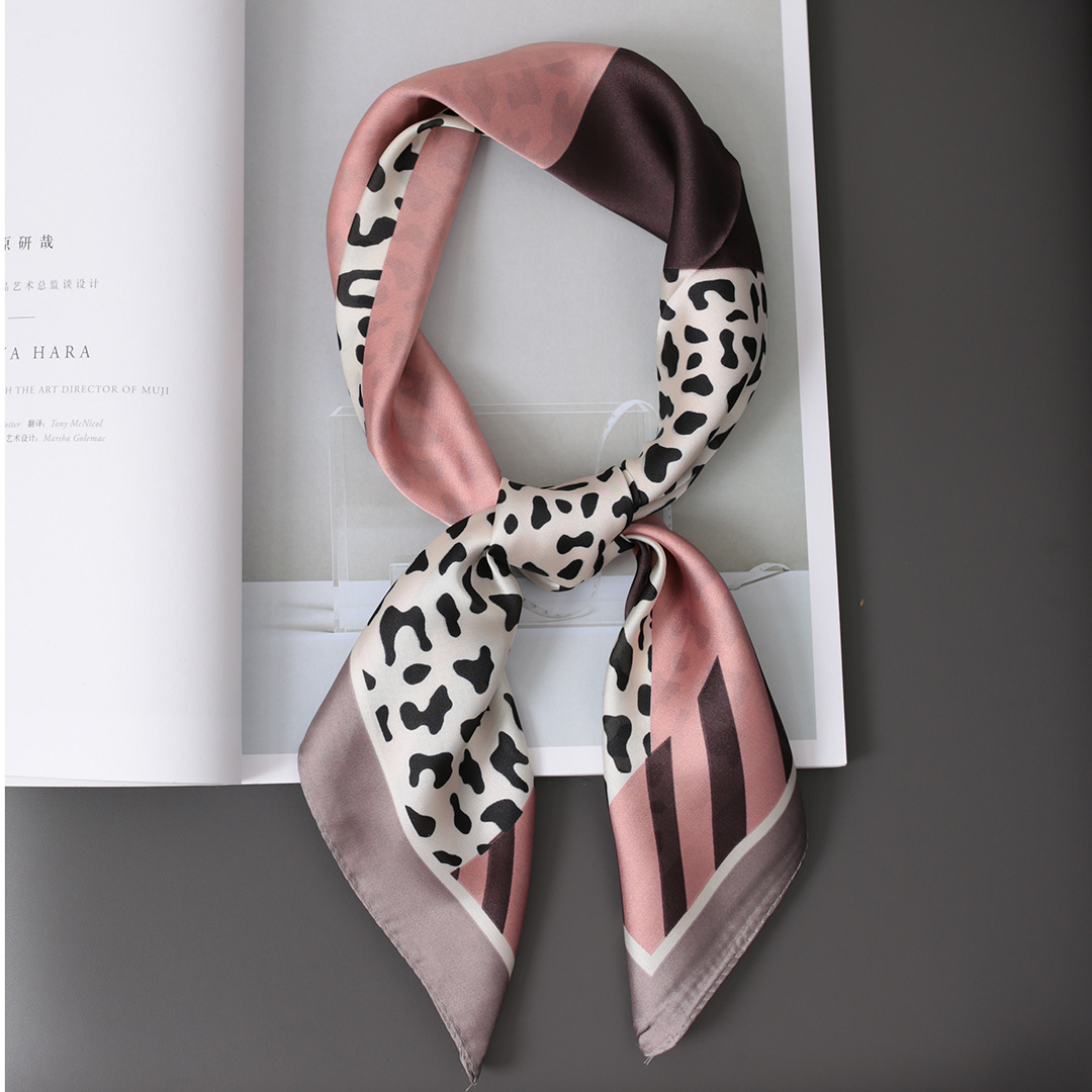 Summer Decoration Japanese and Sweet Plain Korean Edition Leopard Pattern Splicing Print Seasonal Universal Square Scarf_voghion.com