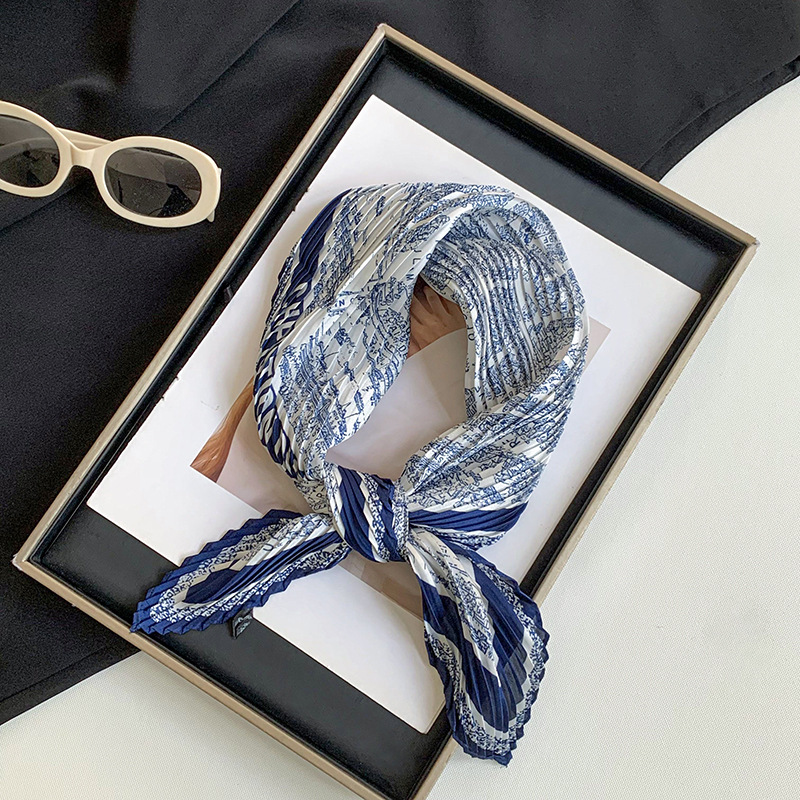 Pañuelo de seda plisado, sentido avanzado, nuevo anacardo, decoración de todo fósforo, bufanda profesional pequeña, bufanda de seda en forma de diamante personalizada, chal