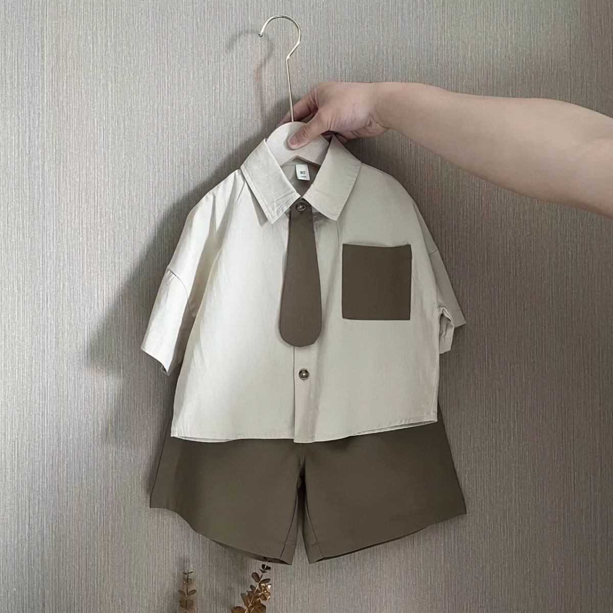 2023 New Style Boys' Summer Shirt with Tie, Toddler White T-Shirt, Summer Outfit, Cool and Stylish, Preppy Style, Short Sleeve
