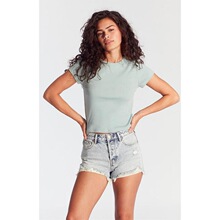 L 67692 Sexy Irregular Ripped Denim Shorts �Ը��ƶ��̿�