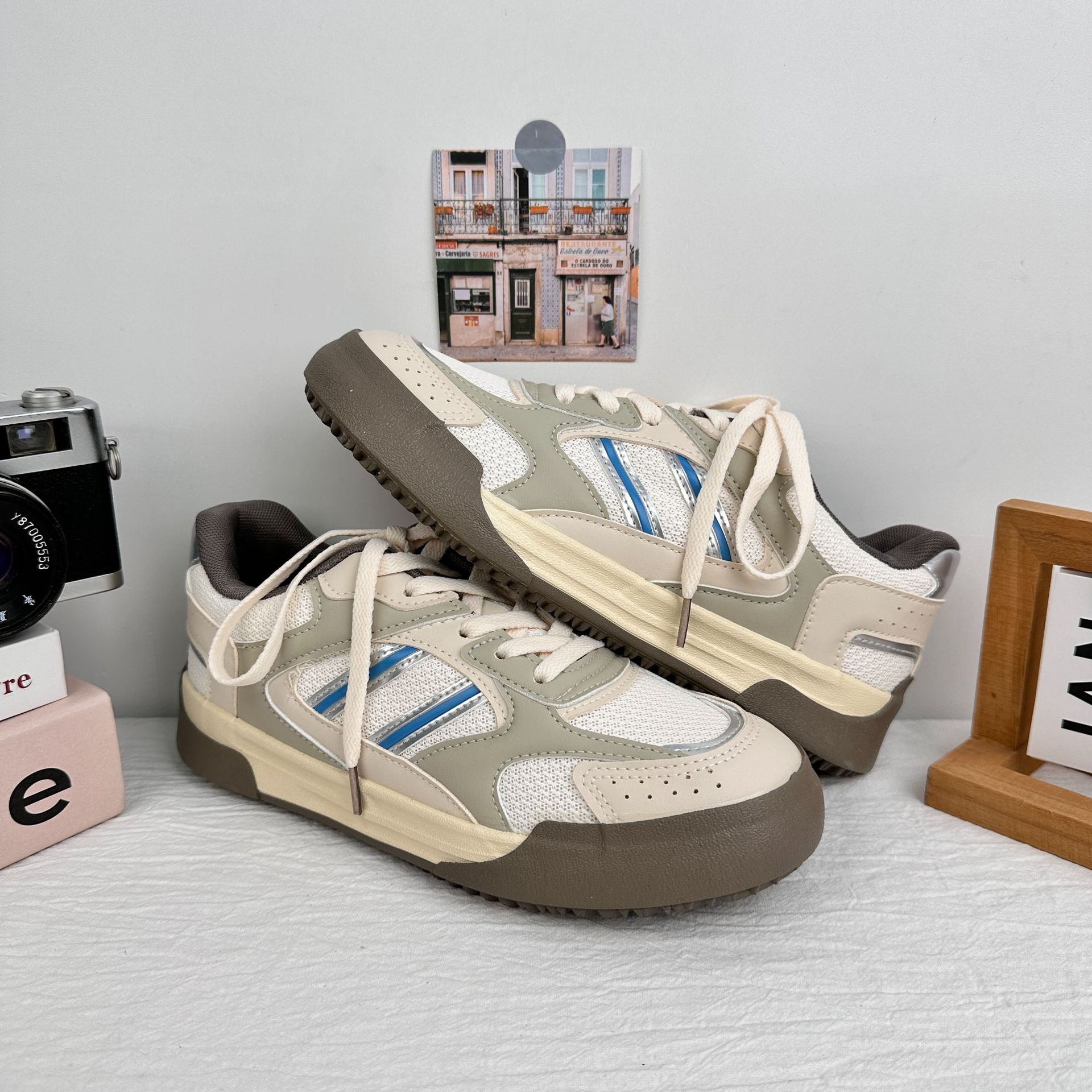 Zapatos de hombre Yuanbo 2025, nuevos zapatos de verano respirables de malla, zapatos deportivos casuales, zapatos de skate, zapatos de nicho, zapatos de moda cool
