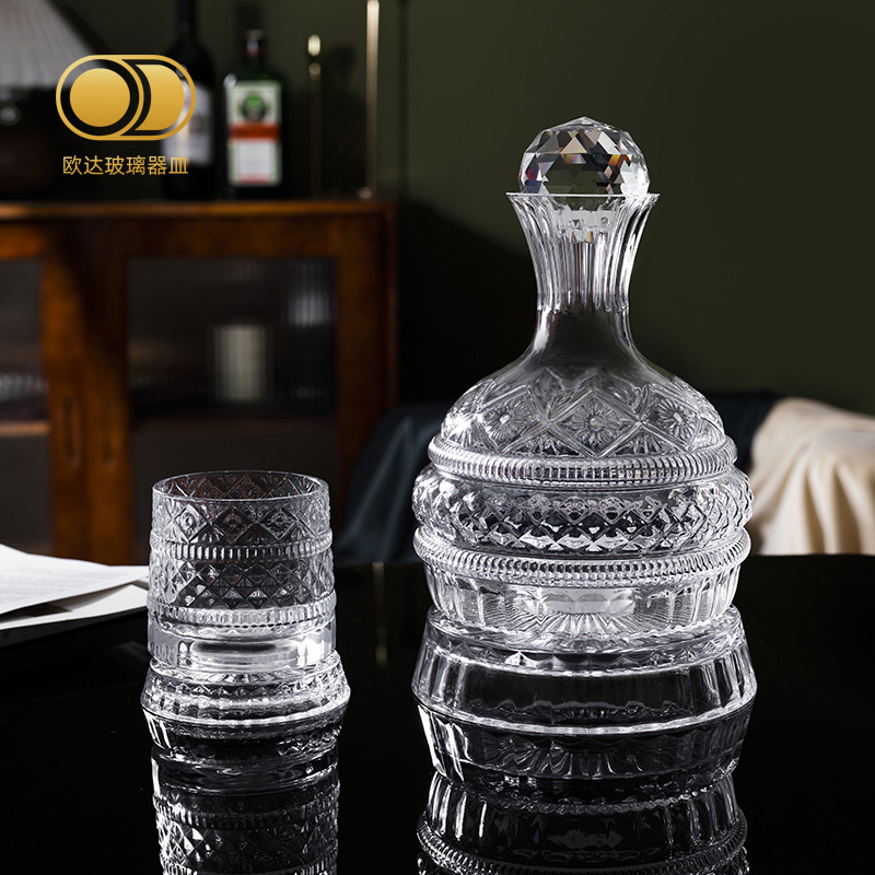 European-Style Rotating Decompression Cup, Star Diamond Red Wine Decanter, Wine Divider, Tumbler, Wine Glass, Accessible Luxury Gift