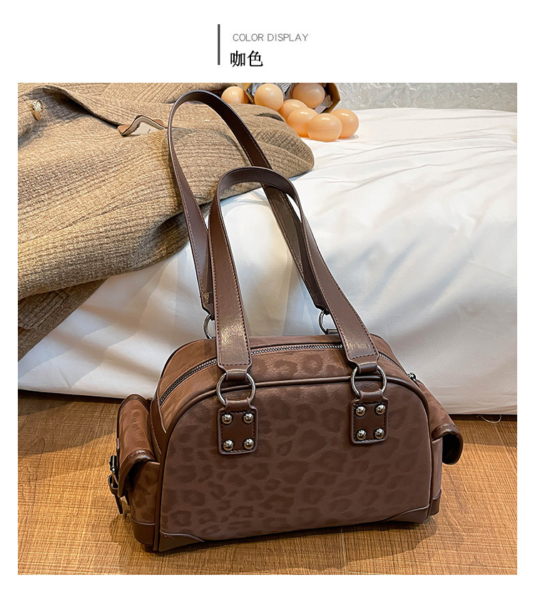 Bolsos de gran capacidad de alta sensación para mujeres 2026 retrógrado leopardo nicho de diseño bolsas de bolos de viaje simple bolsa de tote image 11
