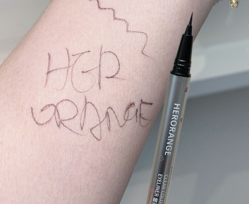 HERORANGE's long-lasting eyeliner liquid pen is waterproof, sweat-proof, and does not easily smudge. It is extremely fine, down to the under-eye eyeliner undefined