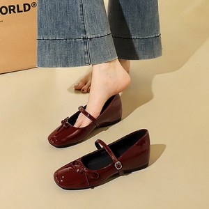 836-17 French style high-end lacquered leather one-piece buckle with raised middle heel and side bow, square toe single 