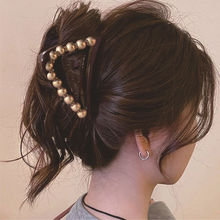 2025新款发夹珍珠三角抓夹女盘发鲨鱼夹高马尾固定夹新年发饰碎发