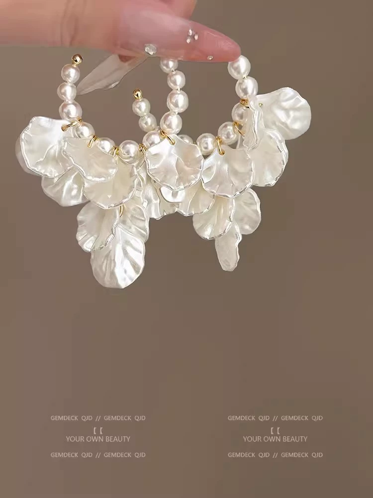 Серьги Retro golden, свадебный лёгкий люкс, высокое качество