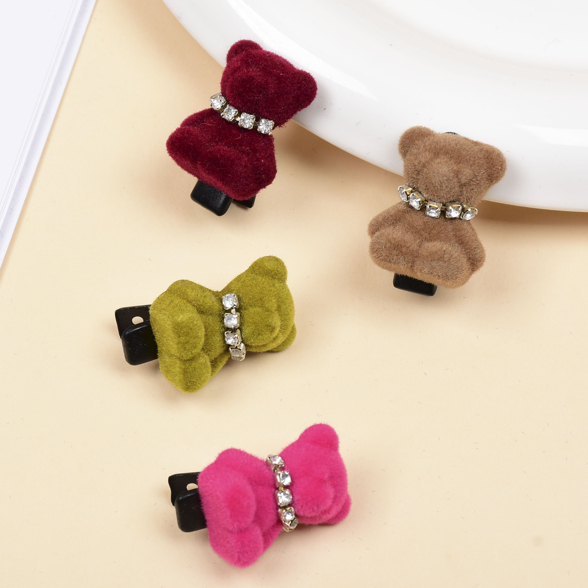Daily Occasion Cute Women's Bear Flocking Hair Clip