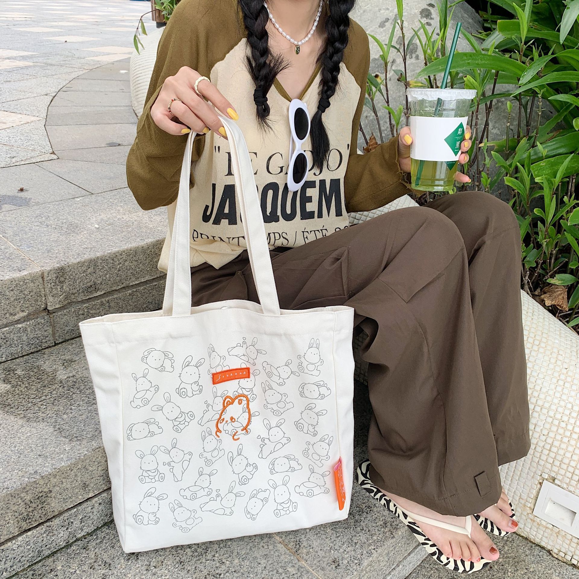 Stock 26104 Little Rabbit Canvas Bag, large-capacity single-shoulder bag for women, simple student double-shoulder handbag, durable undefined