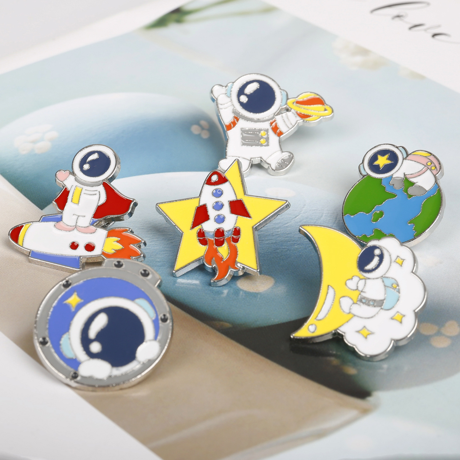 Creative Cute Cartoon Series Astronaut Alloy Brooch Badge display picture 3