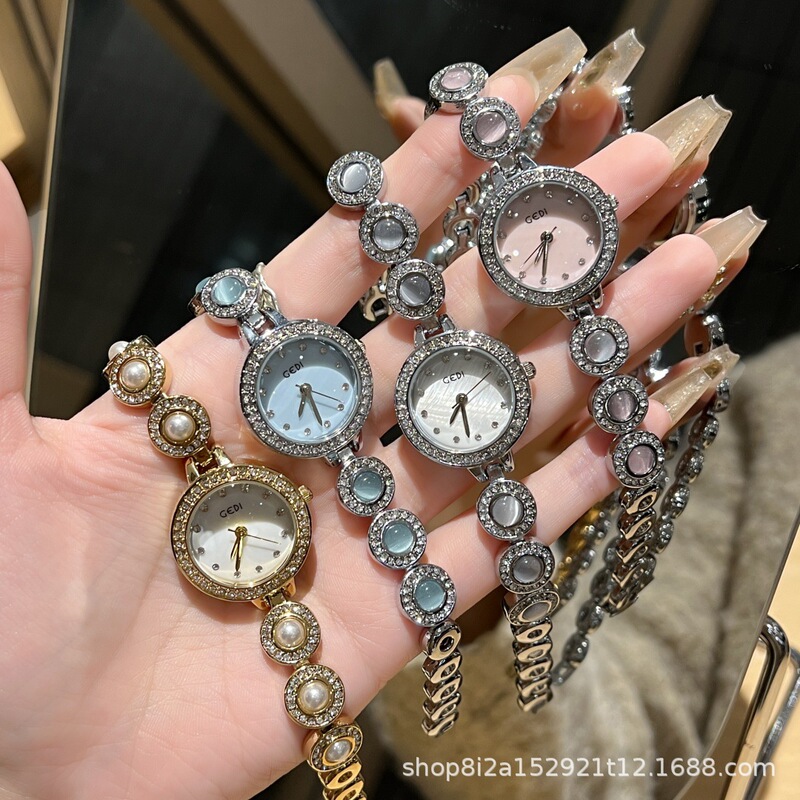 Foreign Trade Explosions Baroque Pearl Bracelet Fritillaria Watch Women's Middle Ancient Niche Exquisite Rhinestone Light Luxury Fashion Watch