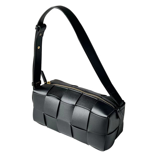 A niche, high-end influencer's favorite, genuine leather woven single-shoulder, underarm handbag -  Spring/Summer new women's bag