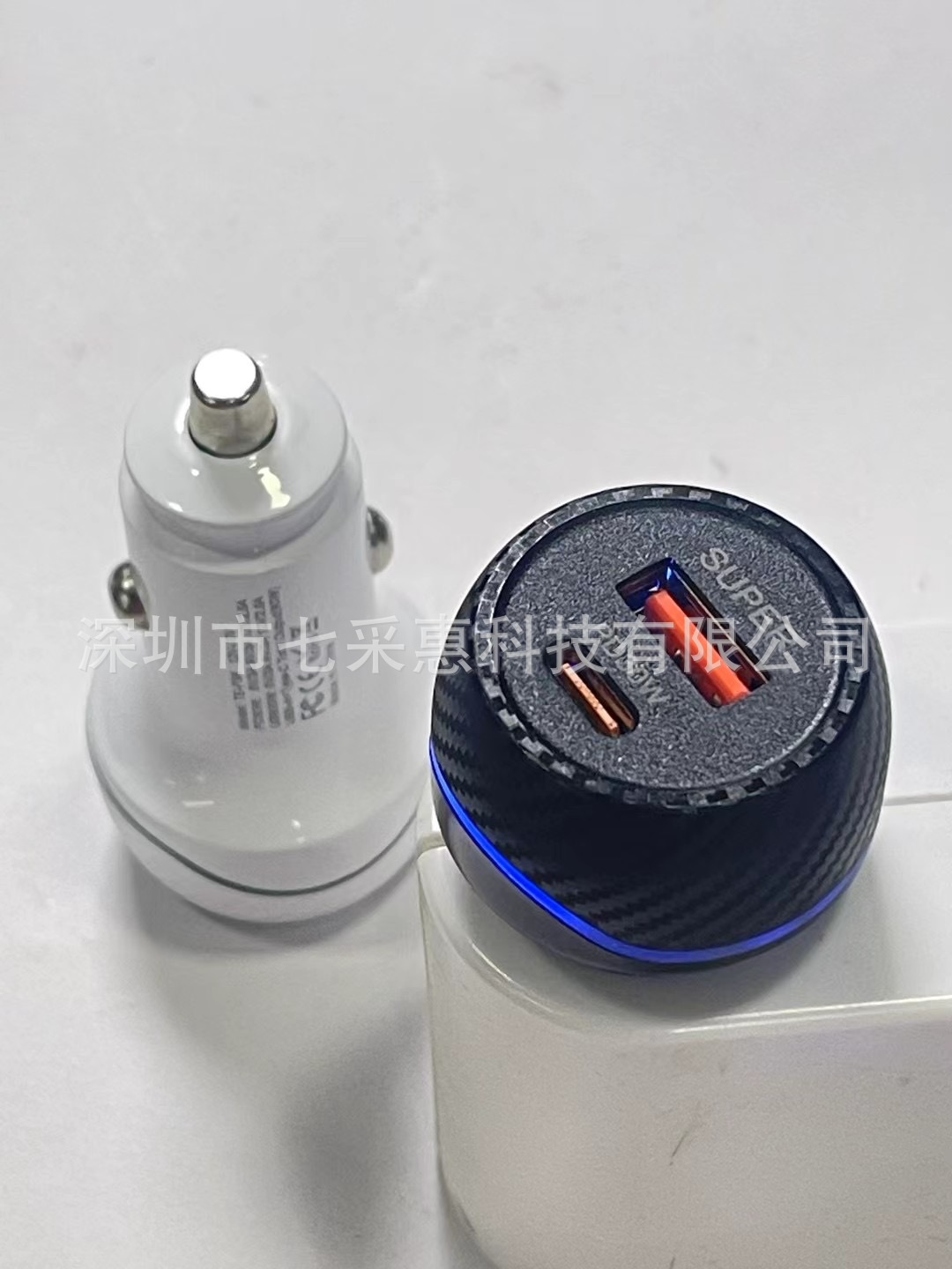 60W new car mobile phone charger PD30W super fast charging USB30W dual port output for fast charging at the same time