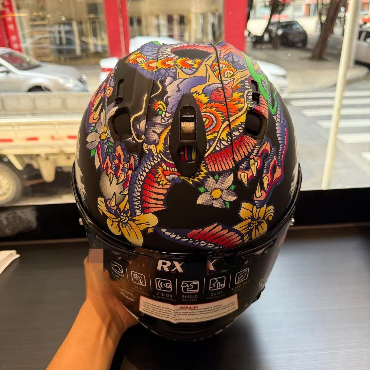 Chinese-made full-face motorcycle helmet, cool protective helmet for riding, suitable for motorcycles, electric scooters, and electric bikes