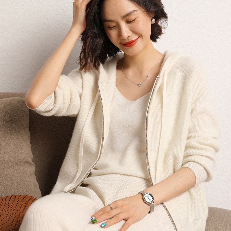 Cashmere Zipper Hooded Knitted Cardigan for Women, Autumn and Winter Style, Red Color, Skin-Brightening Sweater Coat, Loose Wool Thick Hoodie