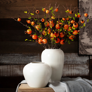 Jingdezhen Pure White Scandinavian Retro Modern Creative Home Decoration Ceramic Ornaments with Dried Flowers Pomegranate Vase