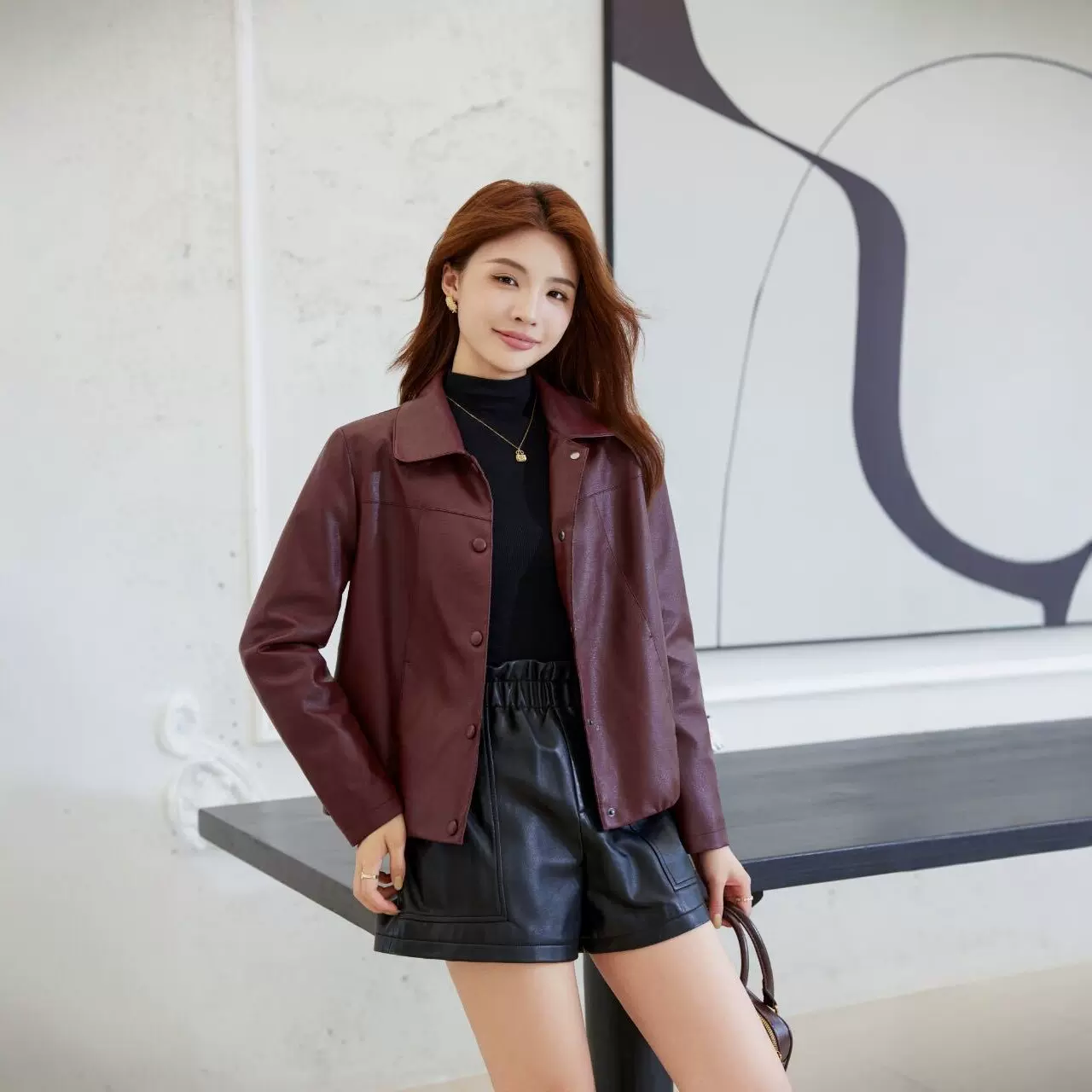 海宁皮衣女2026春季新款短款韩版时尚大码PU外套洋气小个子皮夹克