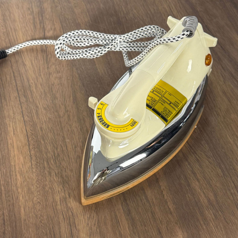 Plancha Eléctrica en Seco de Mano 2.0kg con Recubrimiento para Uso Doméstico