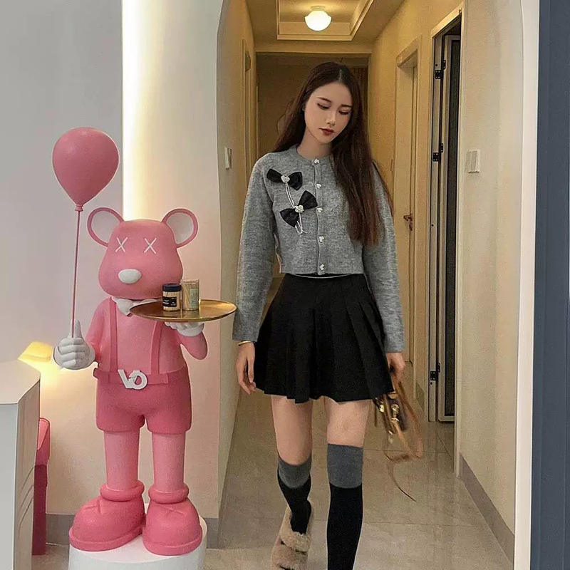 Clearance Items in Stock: Heart-Shaped Diamond Button Knit Cardigan, New Stylish and Trendy 2026 Slim Fit, No Returns or Exchanges