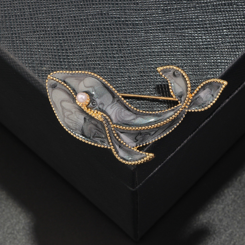 12g Weight Brooches Classification Holiday, Daily Occasion Zinc alloy Material Dolphin Pattern All Seasons Season Women's Gender Enamel Design Simple Style Style Simple Style Pin Dolphin Zinc Alloy Enamel Women's Brooches 5