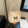 Белый (с подвеской)