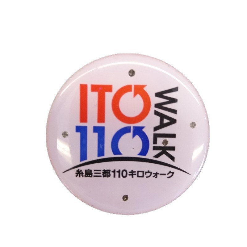 Producción al por mayor para exportación de insignias luminosas, broches cuadrados iluminados por LED, insignias con luz nocturna, personalizables con LOGO.