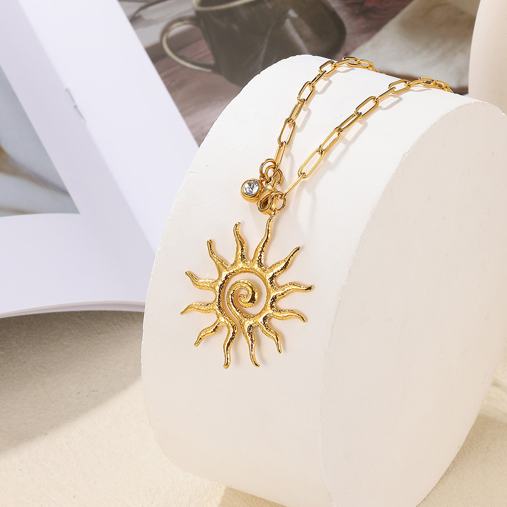 Lobster Trigger Clasp Closure Clasp Closure Type Real Gold Plated Plating Material 304 Stainless Steel Pendant Material Zircon Inlay Material PVD Coated Real Gold Plated Sun 304 Stainless Steel Elegant Vintage Style Waterproof Non Tarnish 304 Stainless Steel Lobster Trigger Clasp Closure Pendant Necklace
