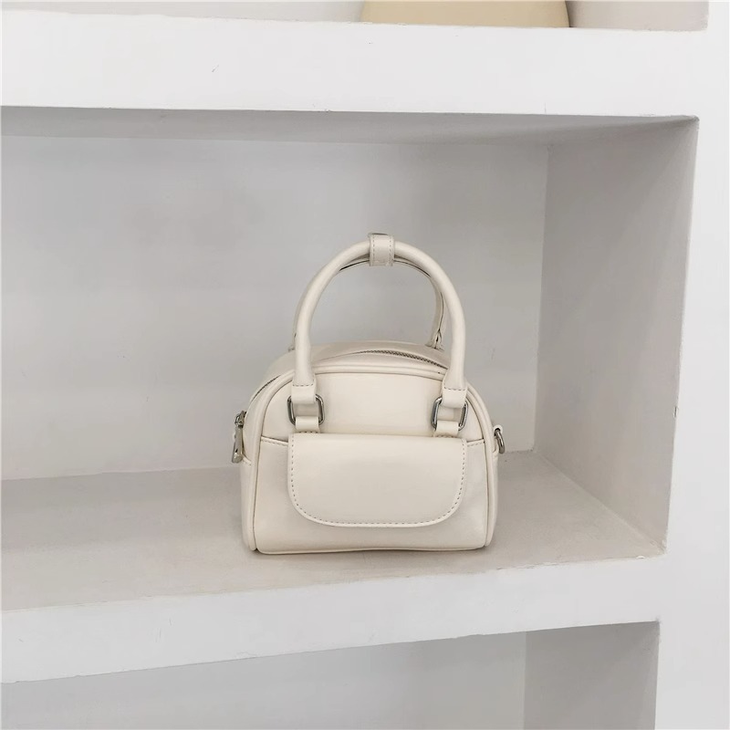 Women's Small Pu Leather Solid Color Ethnic Style Classic Style Shell Zipper Handbag display picture 3