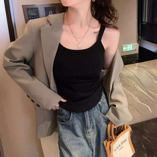 White Oversized Strapless Camisole Top with Built-in Bra Cups, Summer Innerwear for Plus-Size Women, Fashionable One-Piece Design, Sleeveless Outerwear Tank Top