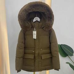 Mflの新型ダウン綿服の女性の短い韓国版はやせています。ロープを厚くして、帽子の大きい毛の襟のコートに合わせます。907