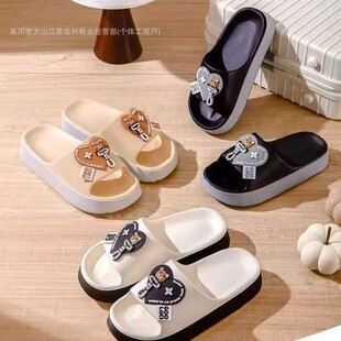 25�ļ��¿�Ůʿ��Ь�Ҿ����lEVA�⴩�r�з����pɫ���Ů�ϲ����]
