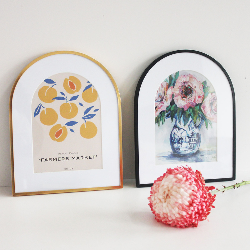 Cross-Border New Aluminum Alloy Photo Frame Simple Wall Hanging Metal Photo Frame Table Irregular Arched Aluminum Frame Custom Wholesale
