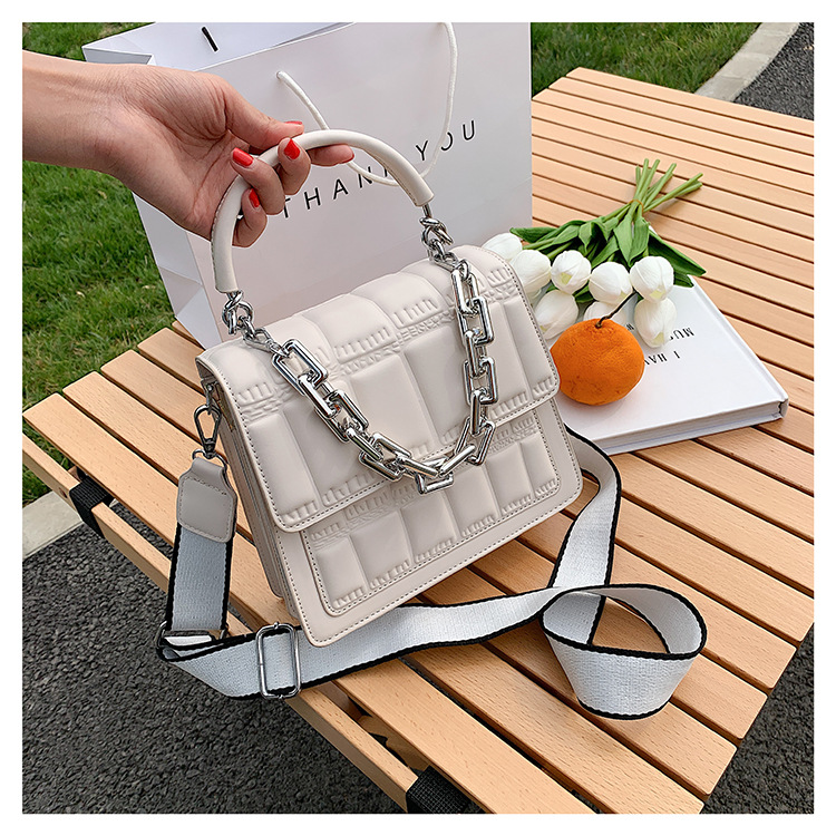 Fashion Retro Thick Chain Lattice Wide Shoulder Strap Messenger Handbag Wholesale Nihaojewelry display picture 16