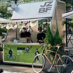 市場の屋台の金街のテントの屋台の展示棚の美食の間食の飲み物の屋台は美食の展示室の屋台を売ります。