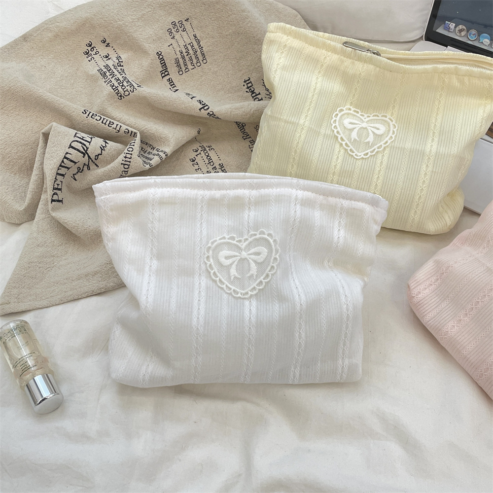 Cute Heart Shape Bow Knot Canvas Square Makeup Bags display picture 3